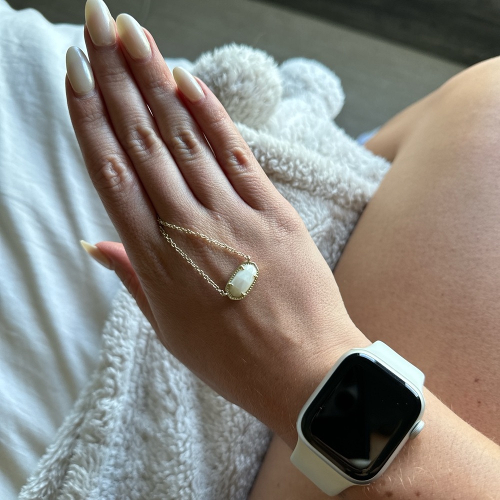 Kendra scott necklace